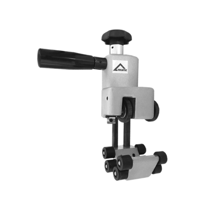 <P>Appareil à racler pour tubes d 20 - d 63</P>